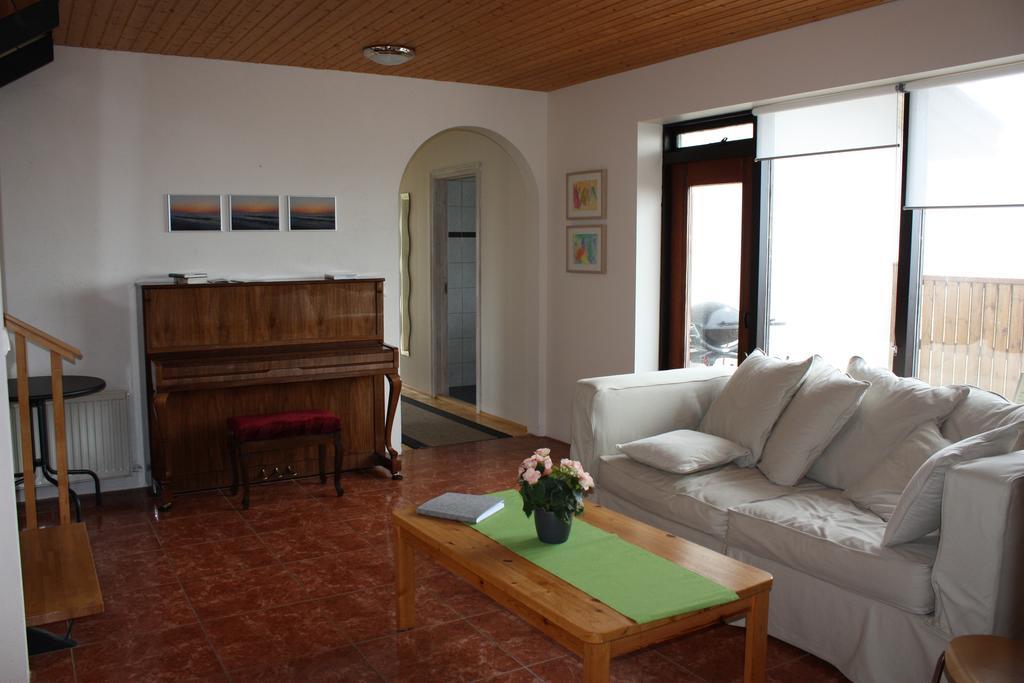 Guesthouse Gimbur Reykjarholl Dış mekan fotoğraf